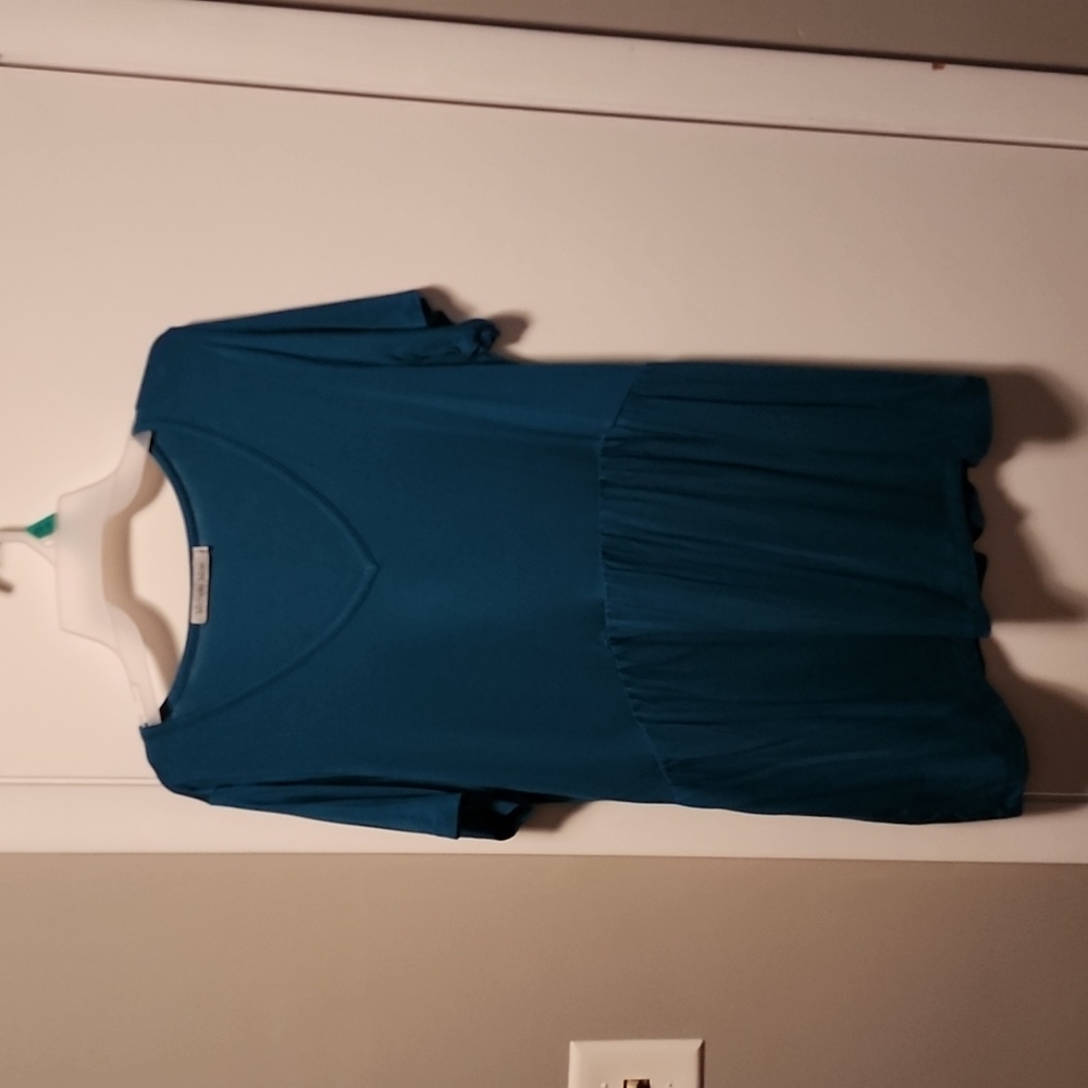 Women's V-neck Top